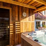 Przy Base Camp Pieniny 3*