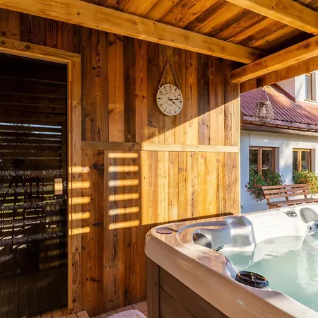 Przy Base Camp Pieniny 3*
